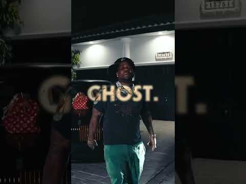 Imma stuff a BILLION in these pockets😤💰