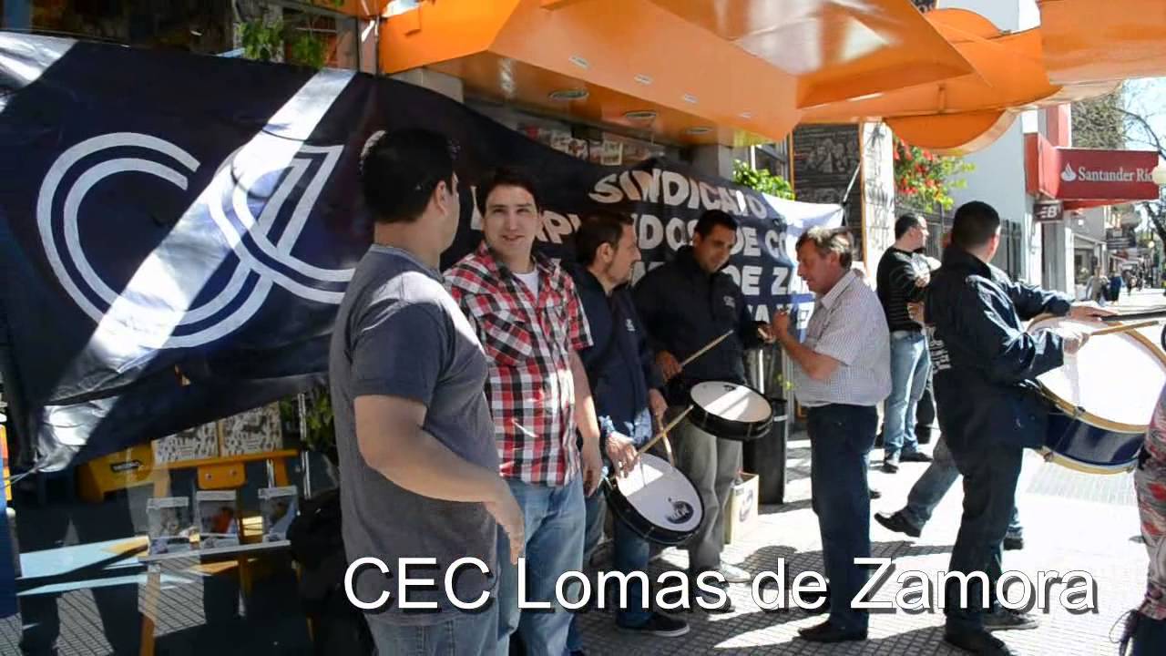 Reclamos frente a la librería El atril - CEC Lomas de Zamora