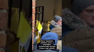 Marsz Papieski. Kobieta Prosi O Pieniądze. Uczestniczka Marszu Proszę Stąd Odejść