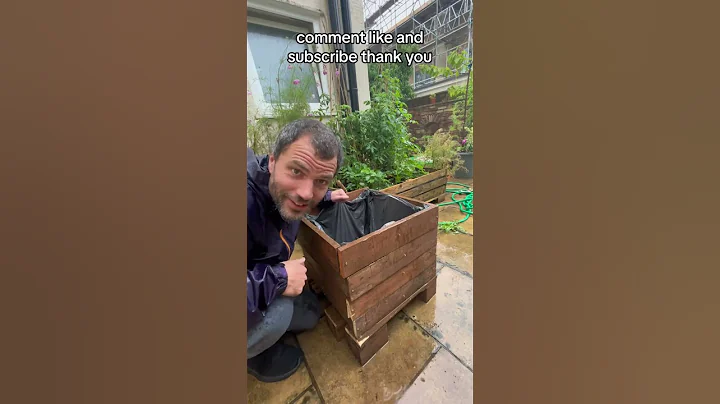 Learn how to build a planter from pallet wood…click for full video #diy #planter #pallet #palletwood