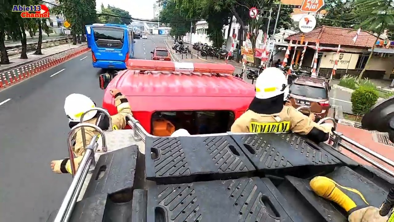KEBAKARAN SAMPING STASIUN GONDANGDIA MENTENG