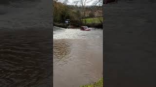Hold your breath everybody! little suzuki jimny get stuck in water😟😱( crossing river fail)
