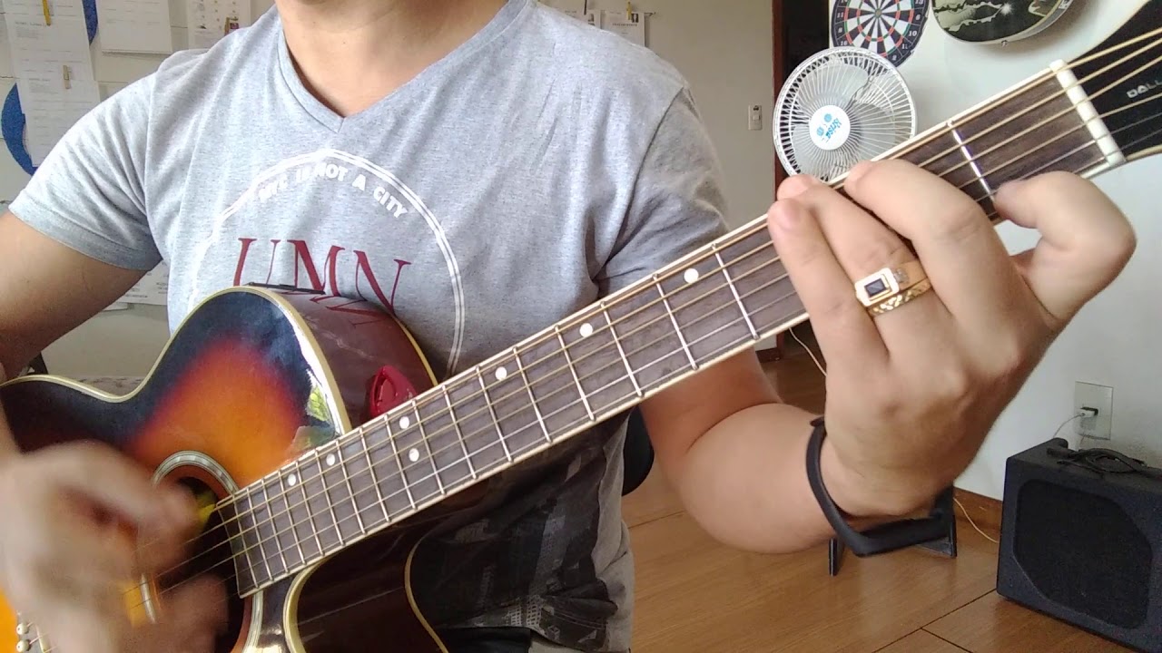 Um sonhador, solo e batida simplificada