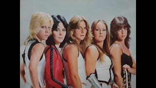 Video thumbnail of "The Runaways-Wild Thing"