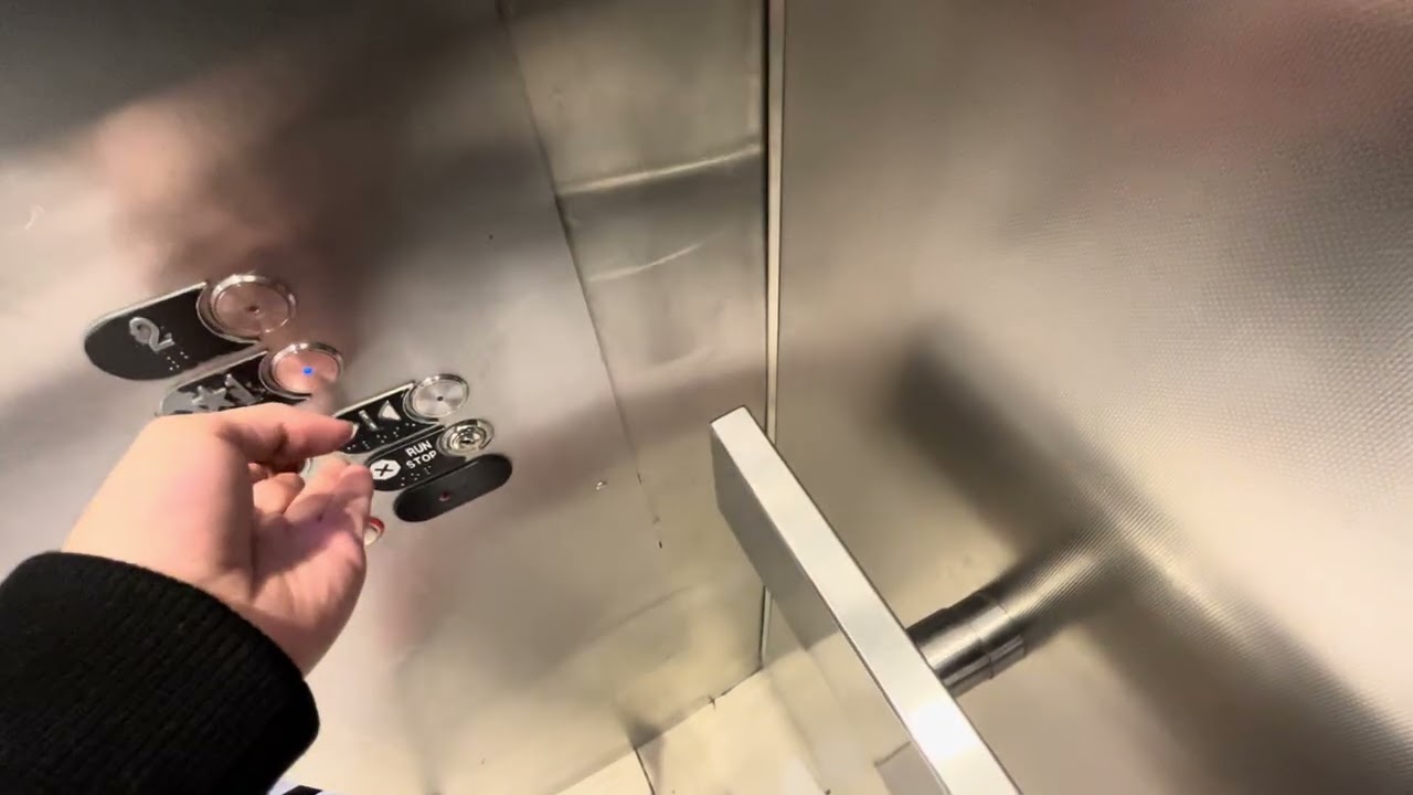 Otis Series M2 Glass elevator @ CF Markville (Hwy 7)