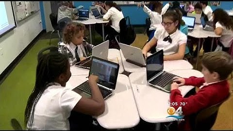 Middle, High School Students Take Part In "Hour Of Code"