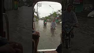 Welcome sa Bulacan. konting ulan lang baha na. #floodcontrolprojects #floodscam #bulacan
