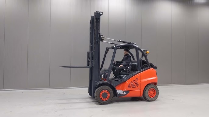 Qora tanli erkak katta siki bilan yapon ayolini sikmoqda