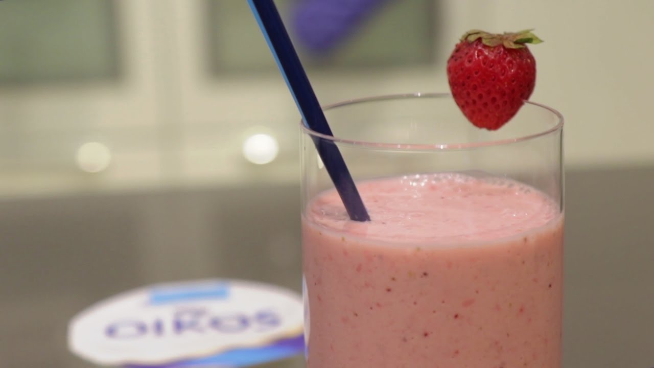 Batido de fresa y yogur - YouTube