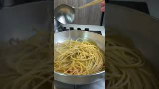 Spaghetti aglio olio e acciughe #shorts