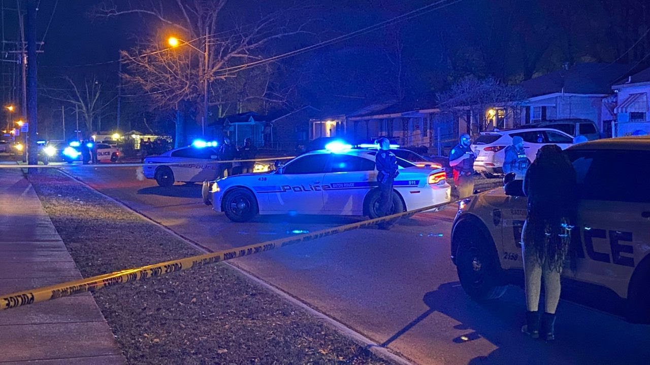 1 dead, another critical after shooting in Baton Rouge - YouTube