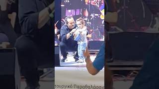 Κώστας Μακεδόνας τραγουδάει με τον μικρό θαυμαστή του | Κύπρος  #cyprus #live #viral