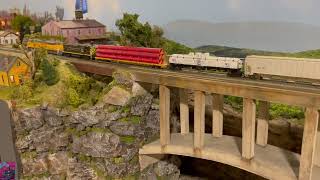 Amherst Railroad Hobby Show Pennsylvania Train & Beautiful Model Town