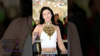 王小欠.  December 31, 2025