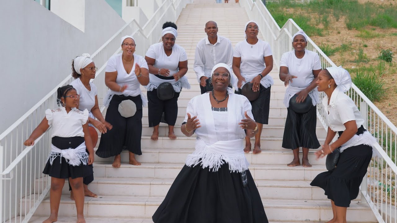 ILDA VAZ - BRINKA BU NOBU ( Batucaderas Banderinha Panafrikanista ) Finason  - Video Oficial