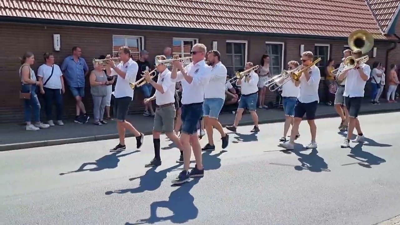Schützenfest Wiefelstede 2022 - Festumzug - Preußens Gloria u.a.