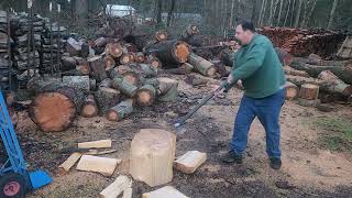 Hand Splitting Knotty Fir into Firewood #Fiskars