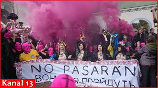 Protest groups block access to Russian pavilion at Venice Biennale