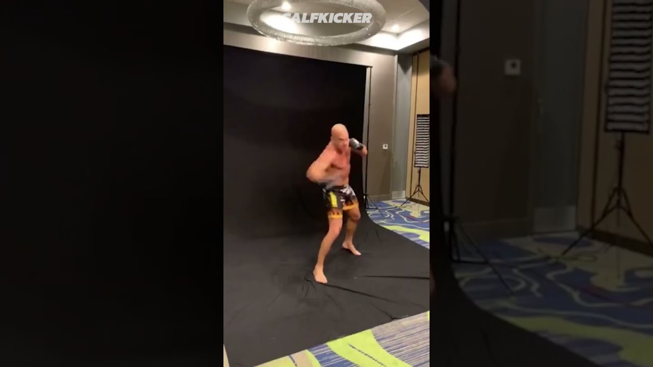 Tito Ortiz Does Not Know His Left And Right