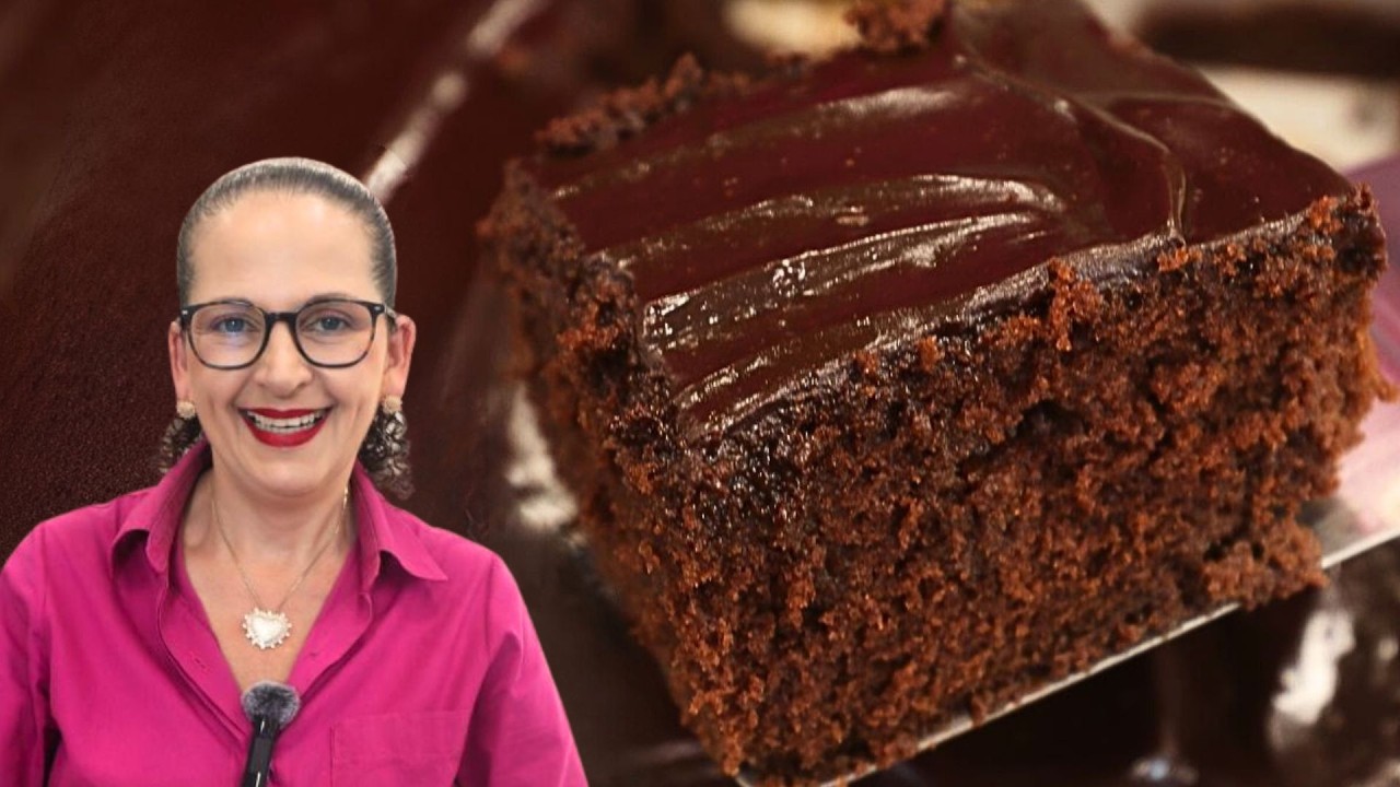 BOLO DE CHOCOLATE FOFINHO, FÁCIL E RÁPIDO! - DIA NACIONAL DO BOLO DE CHOCOLATE! - Isamara Amâncio