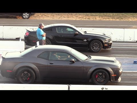 dodge-demon-vs-shelby-gt500---drag-race