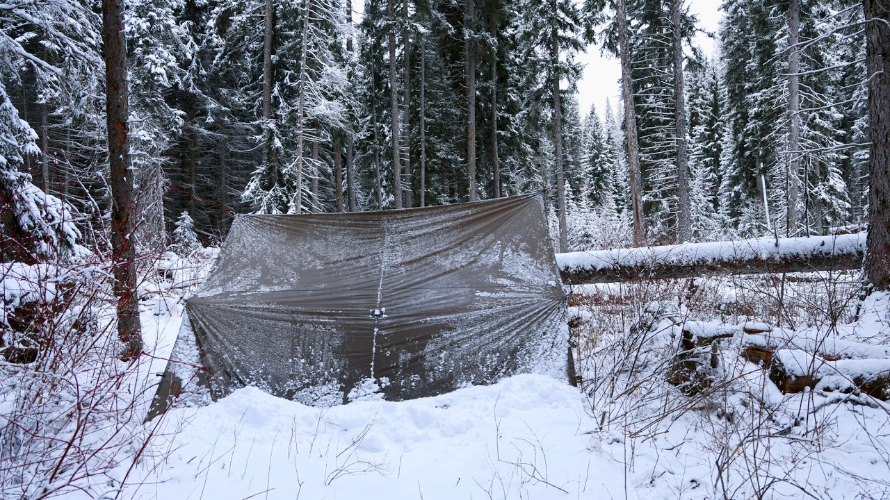 Solo Winter Camping in Heavy Snowfall | No Tent | Crunchwrap Campfire ...