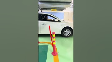 How to operate safely when making a right-angle turn?