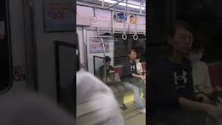 大阪メトロⓂ️の御堂筋線の車内から北大阪急行電鉄の箕面萱野行きとすれ違いの撮影