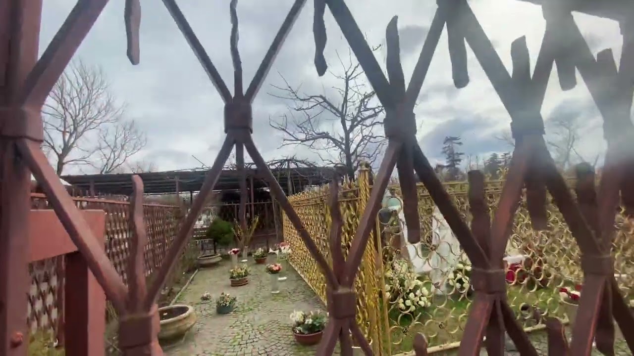 Le petit jardin du Paradis de Notre Dame des Roses 🌹 de San Damiano Italie 🇮🇹 1 mars 2025