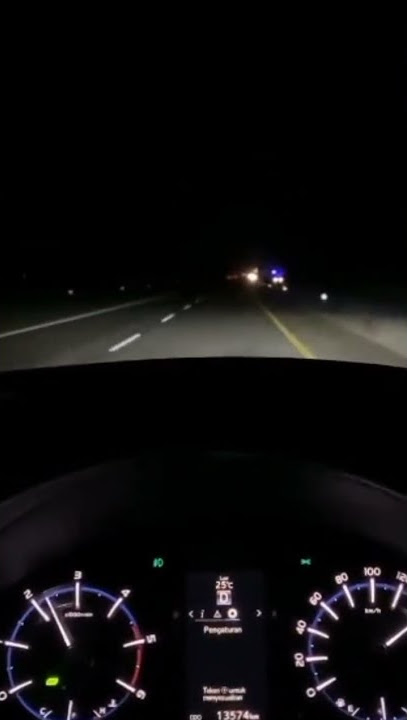 story' wa nyetir mobil malam hari di jalan tol