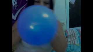 Mature B2P Balloon With Daughter Watching
