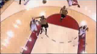 Daniel Gibson to LeBron James alley oop
