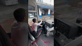 thử đánh lái xe buýt Mercedes screenshot 5