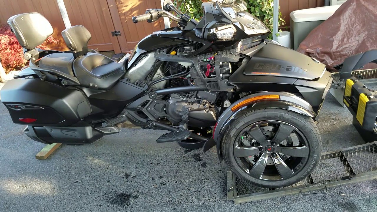 Can Am F3 Special Series Triple Black 2016 Oil Change BRP oil change kit