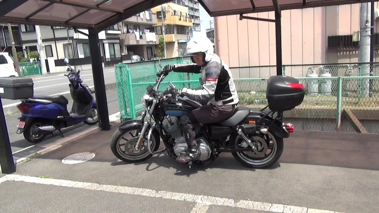 初めてのハーレー ：公道での小路左折のコツはこれだ！　安全に小さく曲がるには？Harley-Davidson883