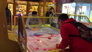 Slow motion NEW Speed Air Hockey Arcade multiple balls in Taiwan screenshot 4