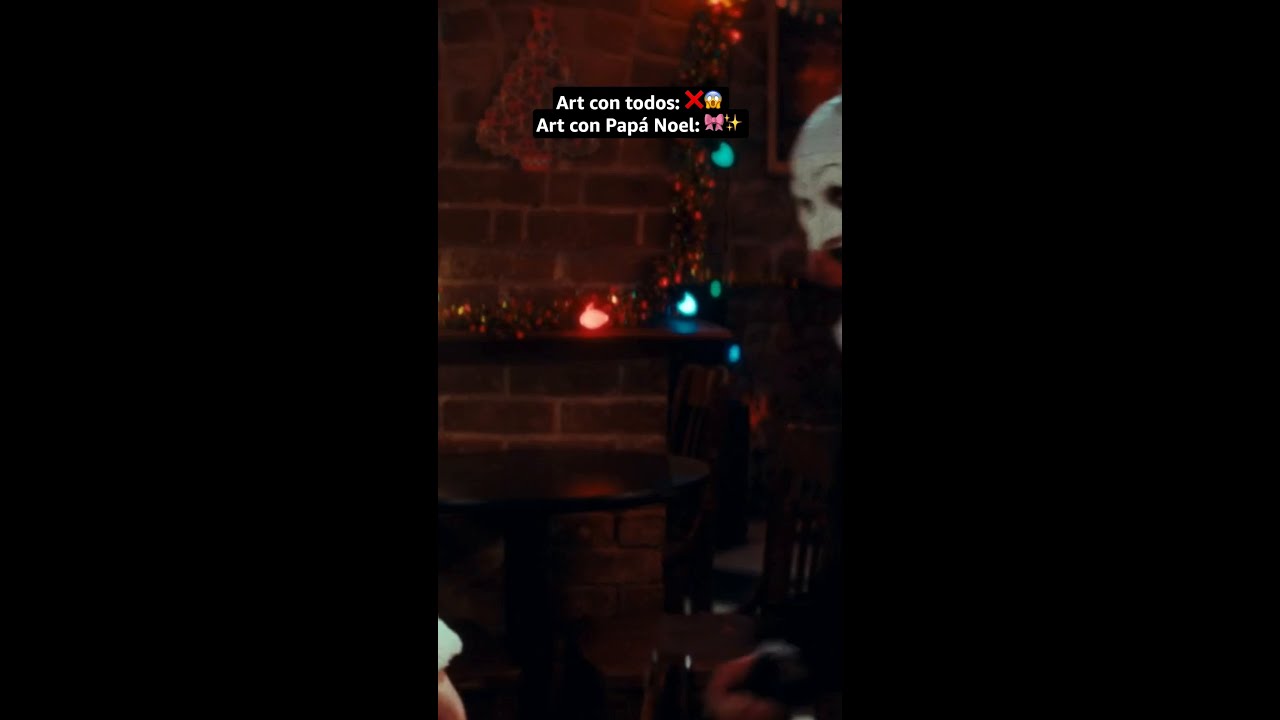 SANTA CONOCIENDO A ART es una de las cosas más random que hemos visto en mucho tiempo #Terrifier3 😳