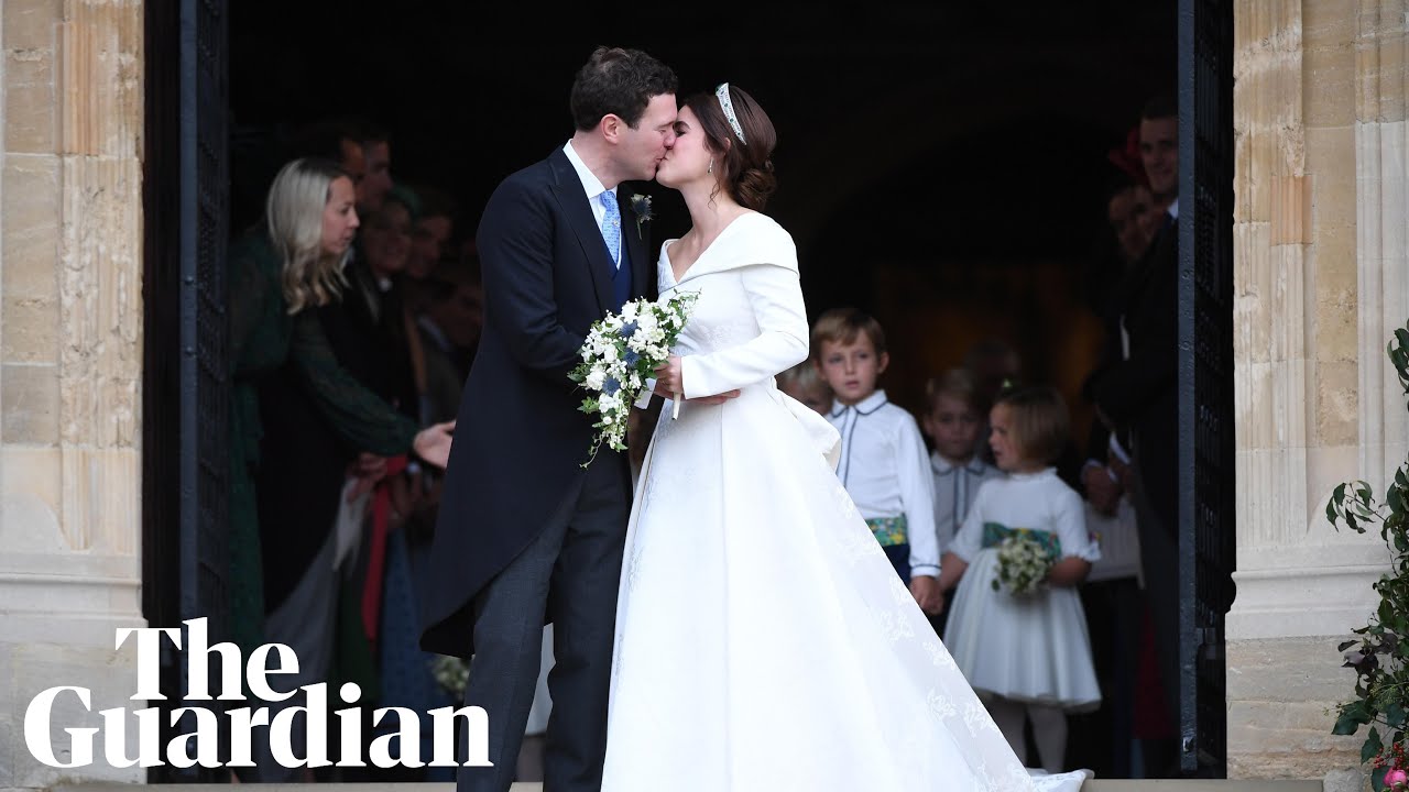 Princess Eugenie and Jack Brooksbank's first kiss at royal wedding