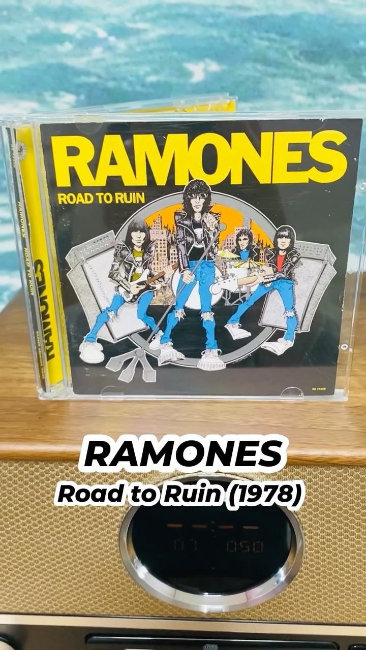 💿CD PLAY] RAMONES - Road to Ruin (1978) #punk - YouTube