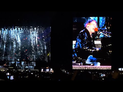 Guns N' Roses - November Rain @ Estadio Nacional Chile 2022 4K HDR 60FPS