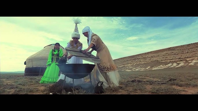 Доминантный әйел трахает ер адам в жопу бар белдік Түлектердің жалаңаш порносы