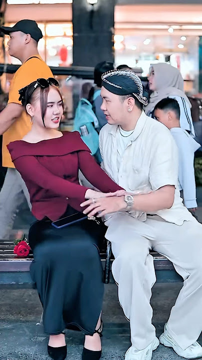 Prank makes a beautiful and graceful woman emotional😍❤️ #shorts #trending #viral