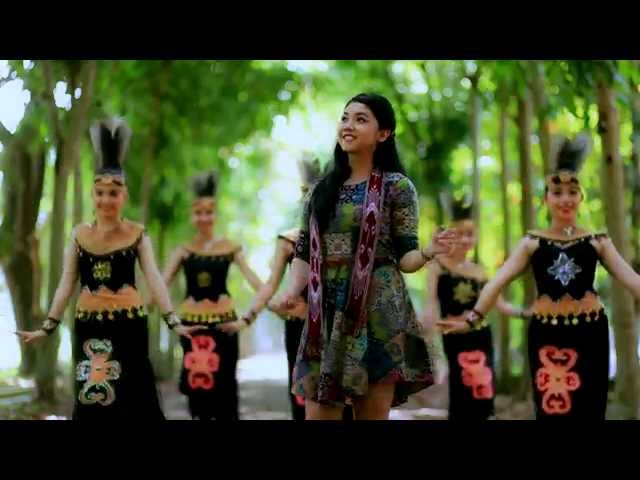 Lagu Dayak Kalimantan Barat ( PAGUH BENUA BORNEO) Voc. Fausta (Official Music Video) class=