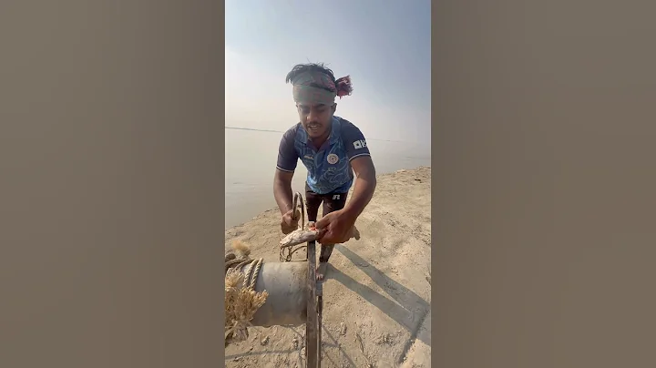 Best catfish bait throwing system by hook yarn roll  #fishinglife  #bait