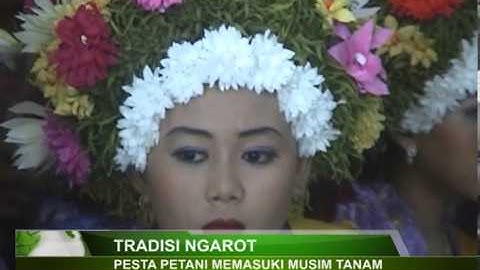 Tradisi Ngarot Desa Lelea