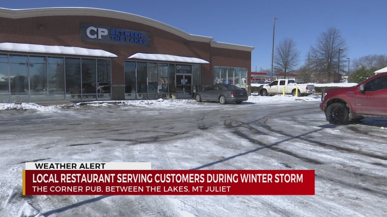 Middle TN restaurant serving customers during winter storm - YouTube