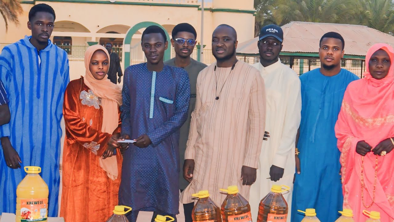 🔵REMISE DE DONS DE MONSIEUR ALLÉ THIAM(ASSOCIATION NDIAGNE SUNU YITÉ) AUX ÉTUDIANTS DE NDIAGNE 