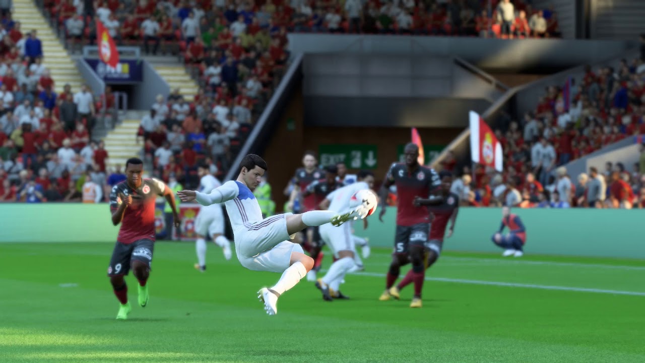 Houssem Aouar TOTs impossible volley goal