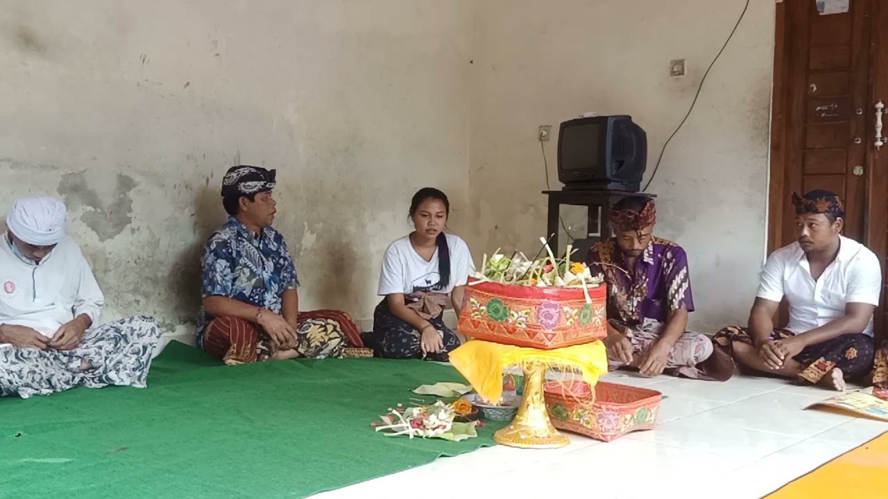 Darma Suaka ( Penyuluh Bahasa Bali Desa Tohpati dados juru baos prakanti purusa)