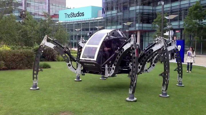 Mantis - Walking machine - Hexapod at media city. War of the worlds!!
